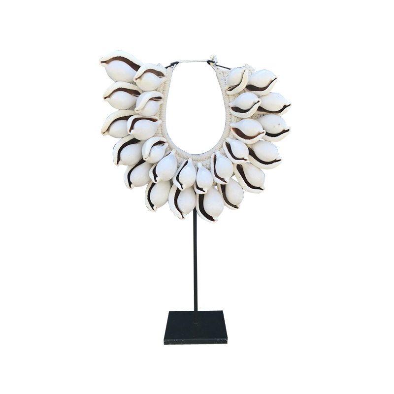 Large Shell Necklace on Stand ArteModo Interior